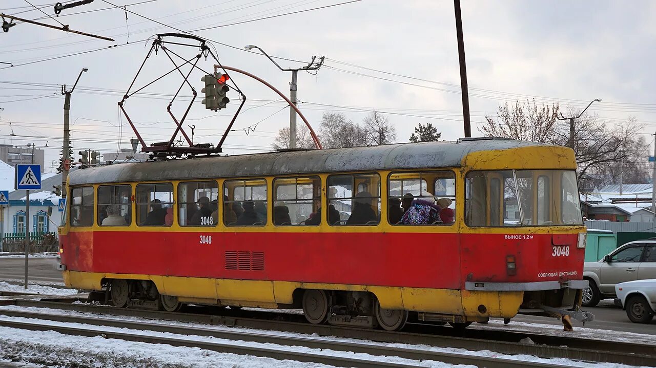 Трамвай 4 барнаул. Tatra t3su Новокузнецк. Трамвай 10 Барнаул. Трамвай Барнаул Татры. Татра трамвай Бийск.