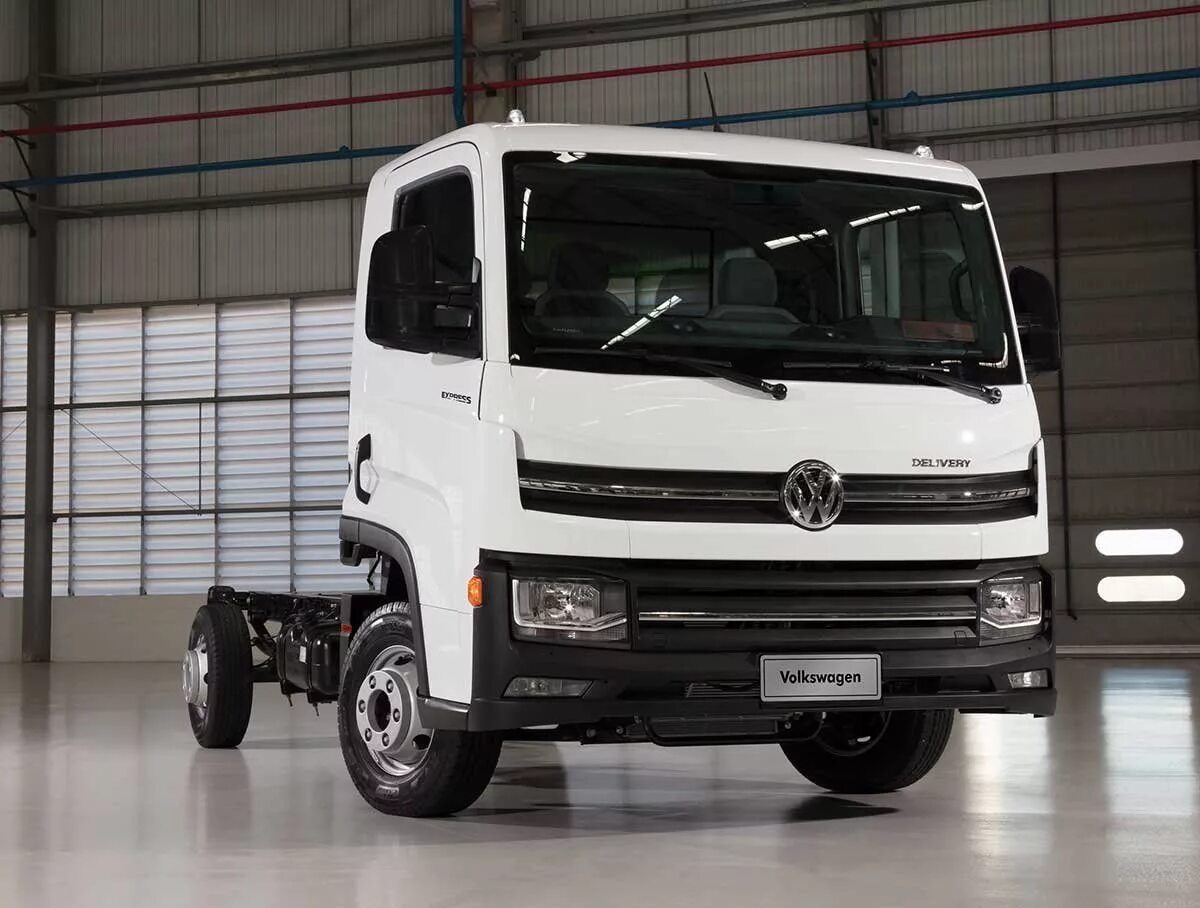 Грузовые автомобили фольксваген. Фольксваген бразилия грузовой. Volkswagen constellation. Volkswagen constellation 10x4. Volkswagen constellation 25.