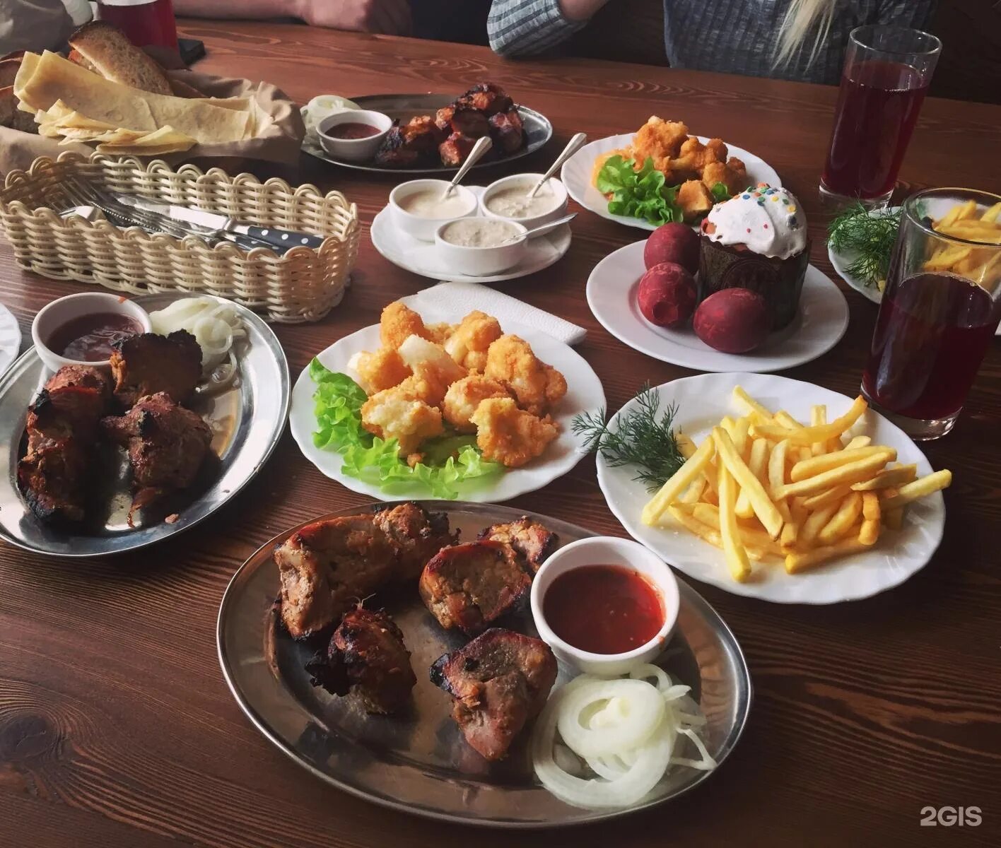 Шматик доставка. Красноярск абытаевская улица 12 шматик. Кафе шматик красноярск. Абытаевская 12 кафе шматик. Ресторан шматик в красноярске.