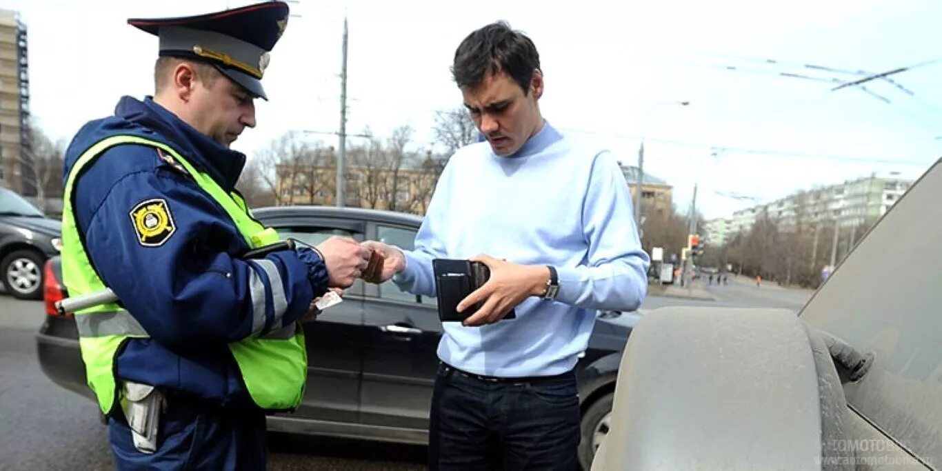 Передача тс без прав. Штраф ОСАГО. Штраф за отсутствие полиса ОСАГО. ОСАГО ГИБДД. Штраф за езду без страховки ОСАГО.