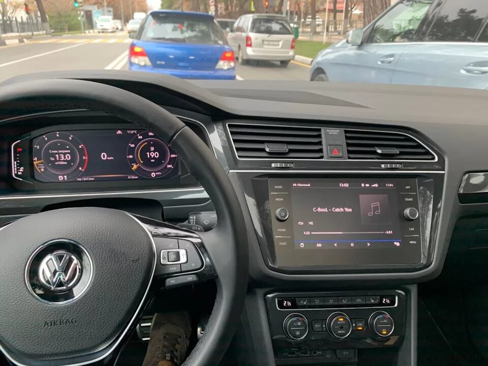 Volkswagen Tiguan 2018 панель. Тигуан 2 панель приборов. Панель Фольксваген Тигуан 2019. Приборная панель VW Tiguan 2017.