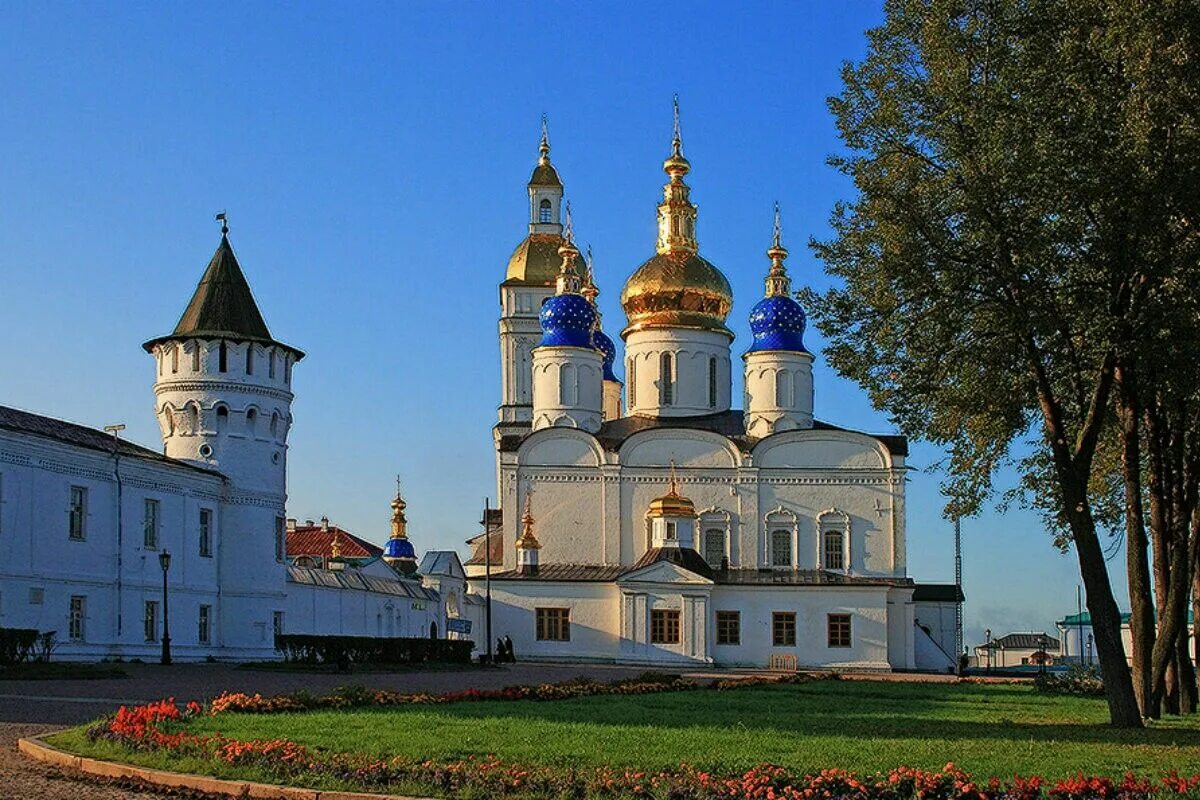 Тобольский кремль где. Тобольский Кремль Тобольск. Достопримечательности Тобольска. Тобольский Кремль.. Тобольский Кремль каменный. Сибирский Кремль Тобольск.