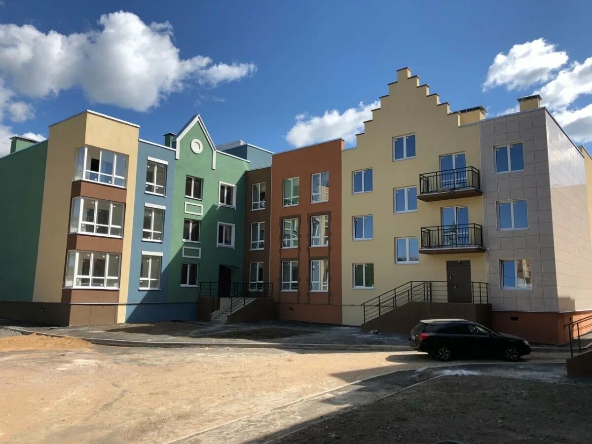Центральная 1д низино. Бельгийский квартал в низино фото. Жк бельгийский квартал. Квартира в ломоносовском районе низино. Дом в низино.