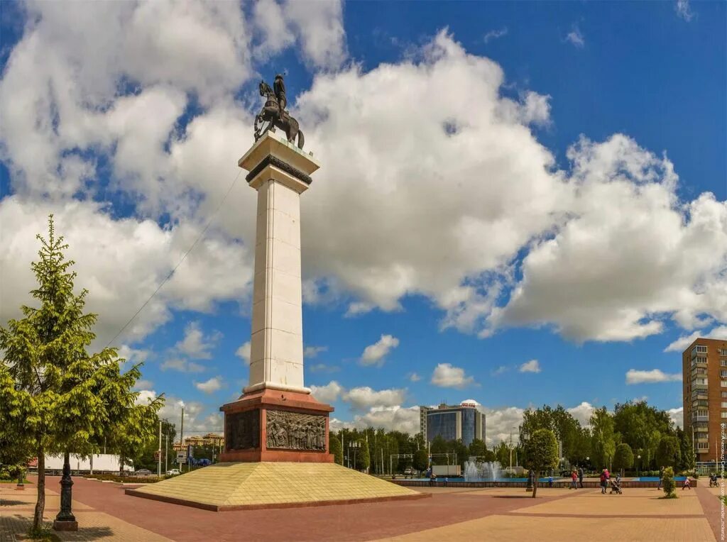 Рязань город герой. Памятник Георгию Победоносцу Рязань. Памятник Георгию Победоносцу (бульвар Победы) в Рязани. Памятник Георгию Победоносцу в Рязани на Московском шоссе.