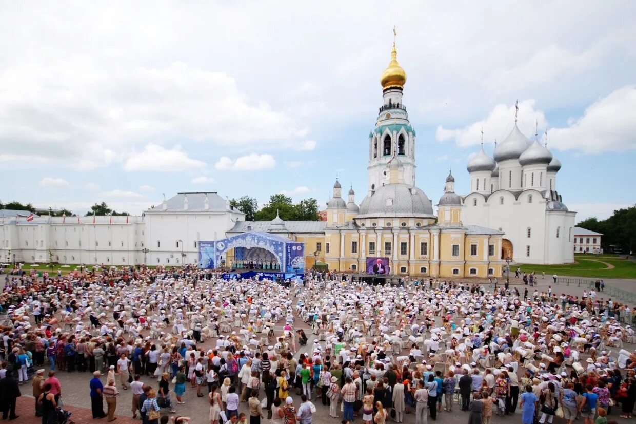 Кремлевская площадь Вологда. Фестиваль кружева в Вологде. Вологда площадь на 2023. Вологда Кремлевская площадь лето 2023.