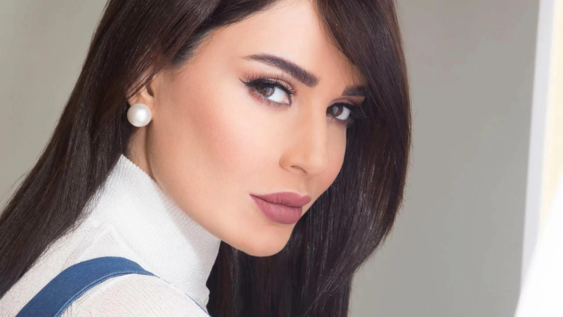 Сирин Абдельнур. Cyrine Abdel Nour. Cyrine Abdul Noor. Bass fe eyne