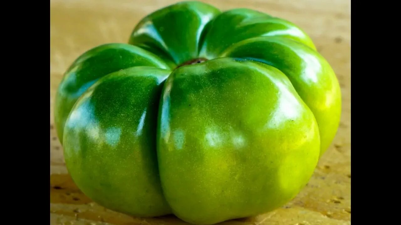 Купить зеленые томаты. Зеленые помидоры. Зеленые томаты. Спелые зеленые помидоры. Сорт зеленых помидор.