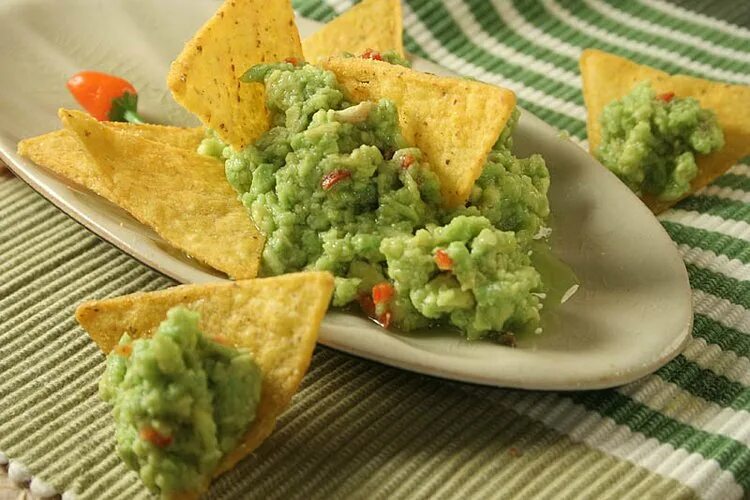 Гуакамоле. Начос с соусом гуакамоле. Гуакамоле "Guacamole mild" (гуакамоле) заморож. (950 Г). Начос с гуакамоле и креветками.