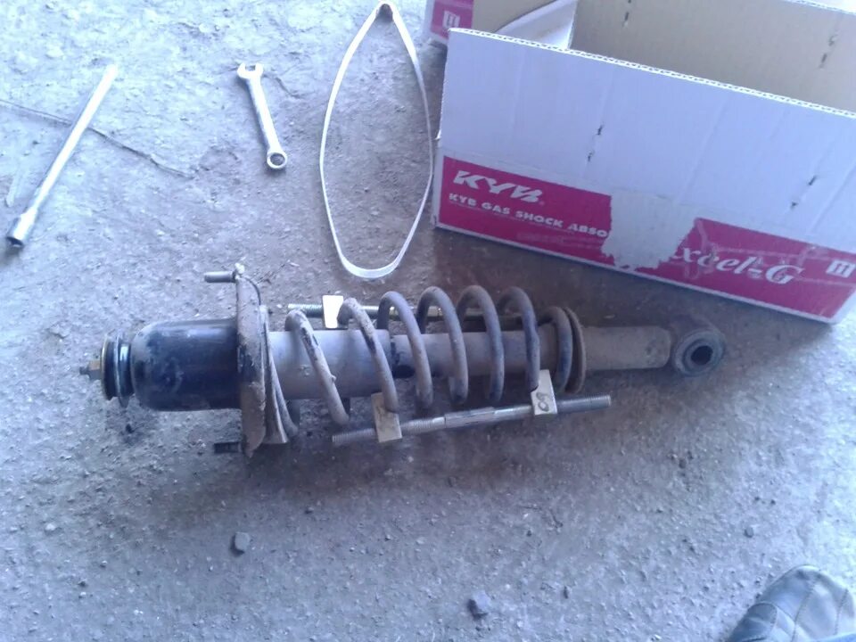 Задние амортизаторы лифан солано 620. Лифан солано передние стойки. Лифан солано задние стойки. Лифан солано задние стойки. Задние стойки лифан солано 620.