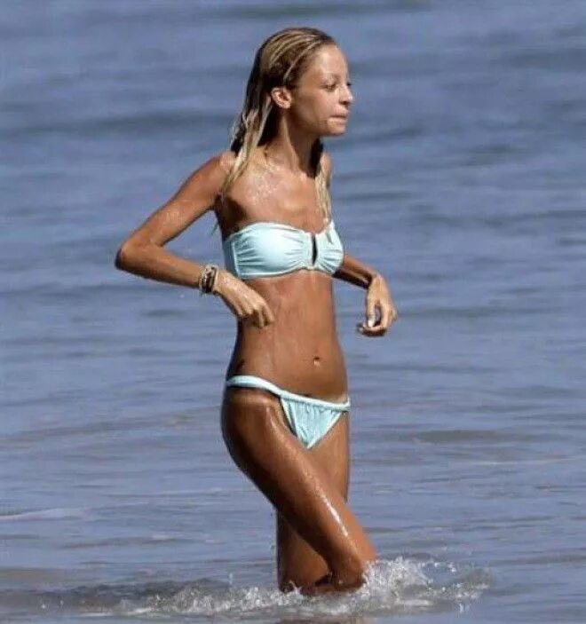 Красивые девушки 50 кг. Мг на кг массы тела. 42 килограмма вес. Вес девушки при росте. Весы 49 кг.