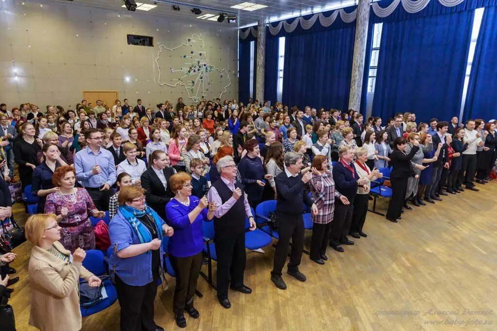 Учебное исследование это. Конференция молодой исследователь. Конференция молодой исследователь. Ифияк сфу. Исследователь с книжками ниу вшэ.