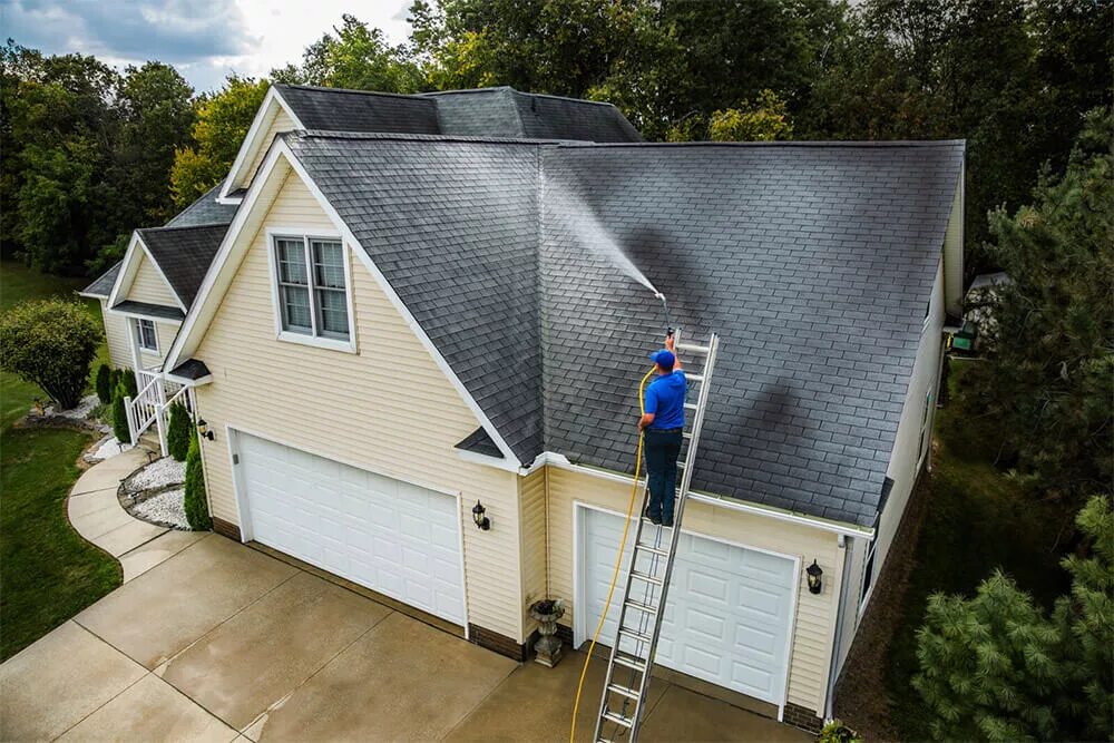 Clean new house. Мытье кровли. Roof Soft Wash. House Power washing. Soft Roof washing.