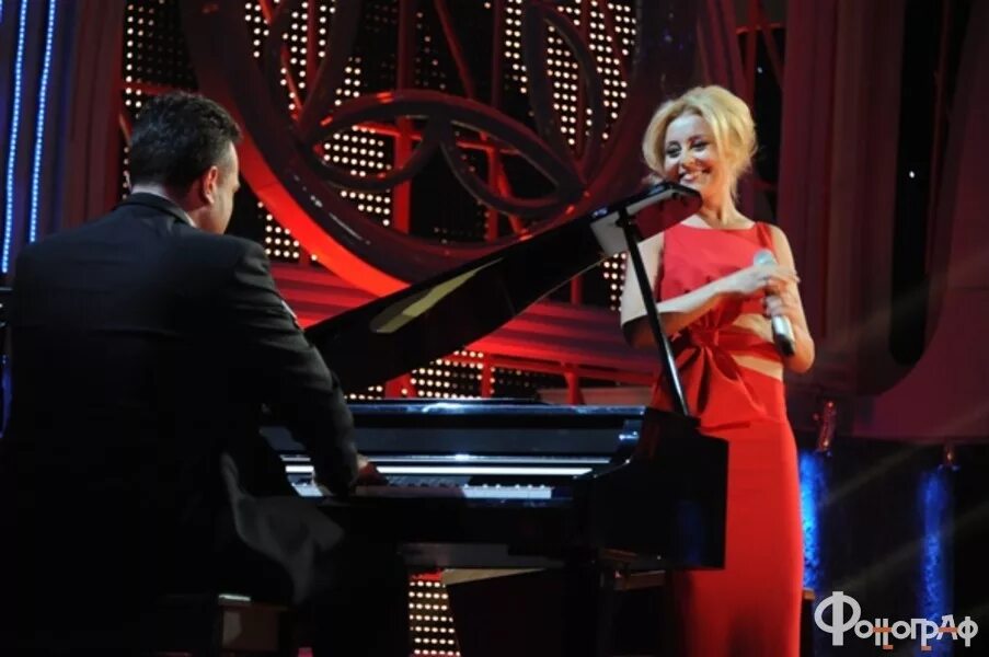 Две звезды логотип. Две звезды выступления. Лепс 2021. Две звезды выступления. Григорий лепс, tsoy - феникс.