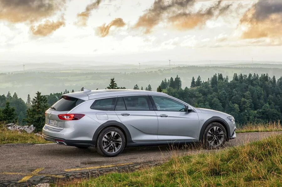 Инсигния универсал 2025. Opel insignia country tourer. opel insignia country tourer 2018. опель инсигния кантри турер 2025. opel insignia country tourer 2019.