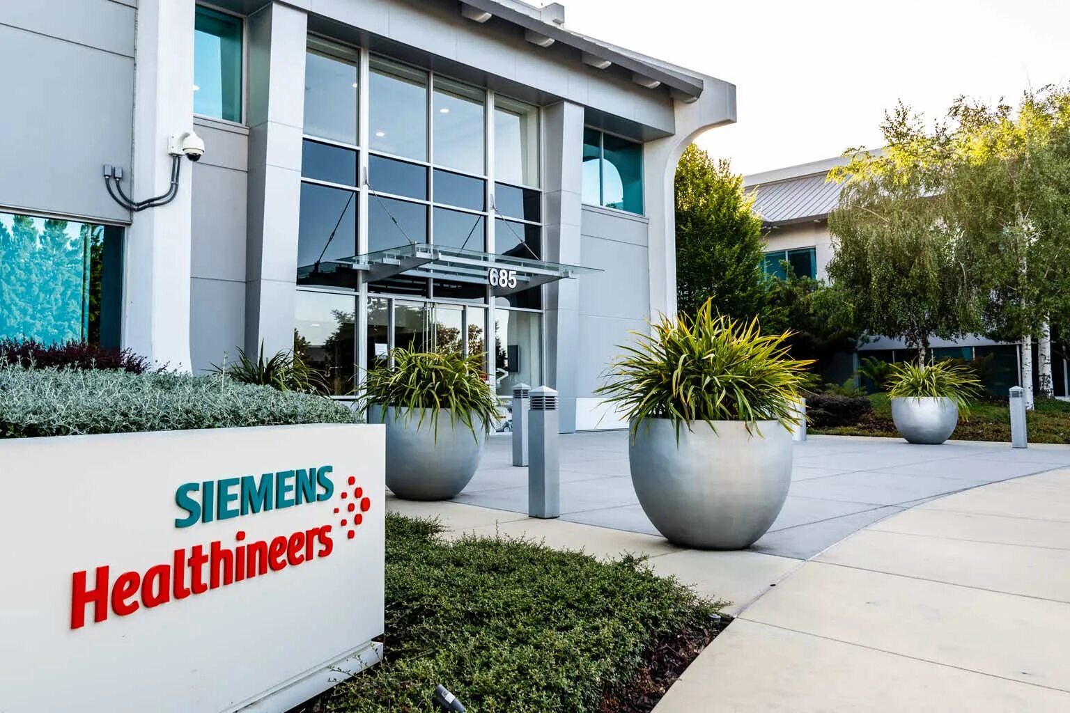 Siemens news. Siemens Healthineers AG. Siemens Healthineers logo. Siemens Healthineers логотип. Сименс в медицине.