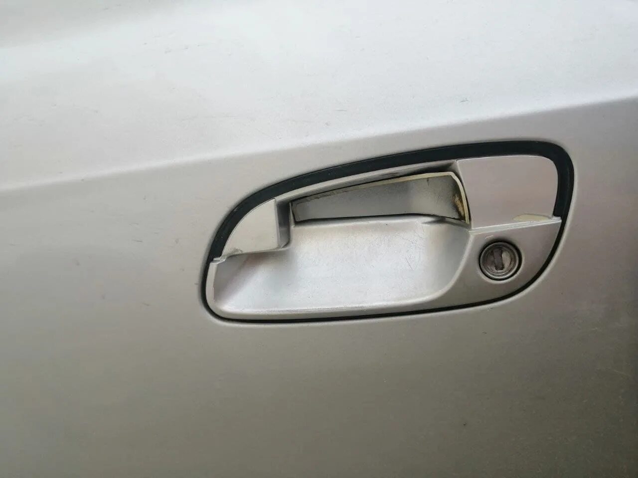 Ручка двери Элантра 3. Заглушка дверной ручки Hyundai Elantra 2009. Ручка двери Лачетти. G30 ручка водительской двери.