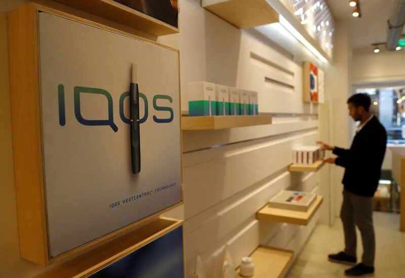 Витрина айкос. IQOS стенд. IQOS магазин. IQOS бренд зона.