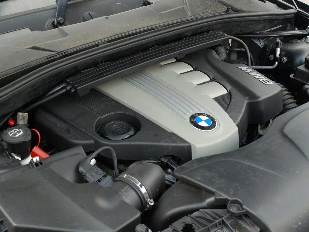Двигатель бмв х3 2.0. BMW x3 n47. Мотор БМВ n47. BMW x1 n47. N47 двигатель БМВ.