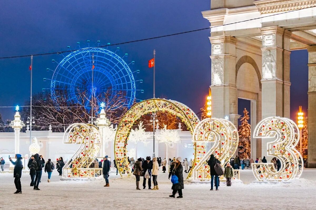 Куда пойти в феврале в москве. Новогодняя инсталляция. Новогодняя Москва. Праздничная Новогодняя Москва. Фотографии новогодней Москвы.