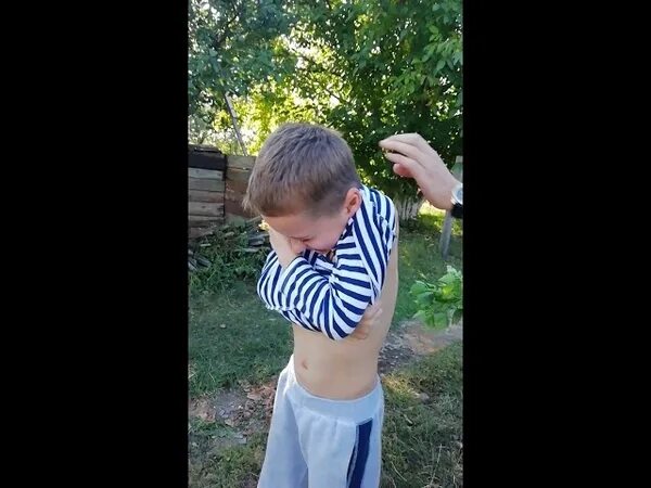 Мечтательный мальчик. Парень хочет парня. Парню хочется парня. Мальчик захотел. Что хотят парни мем.