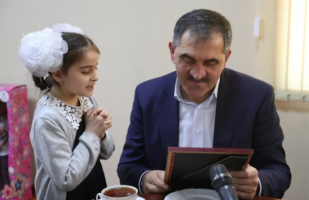 арбат назрань детский. ингуши дети. ингушетия ребенок. новый год в ингушетии. мальчик в чеченском костюме.