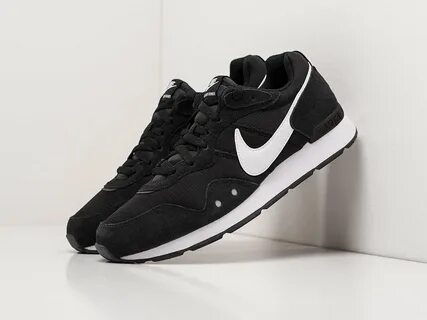 Nike venture runner