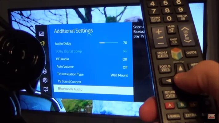 Переключение каналов самсунг. Самсунг смарт ТВ блютуз. Блютуз для телевизора самсунг. Телевизор с Bluetooth. Подключить блютуз наушники к телевизору.