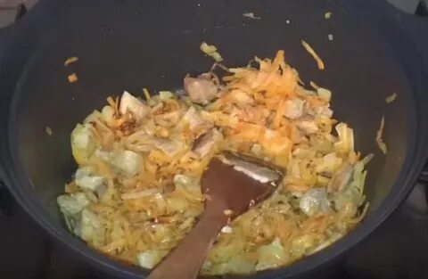 Вкусная тушеная капуста со свининой