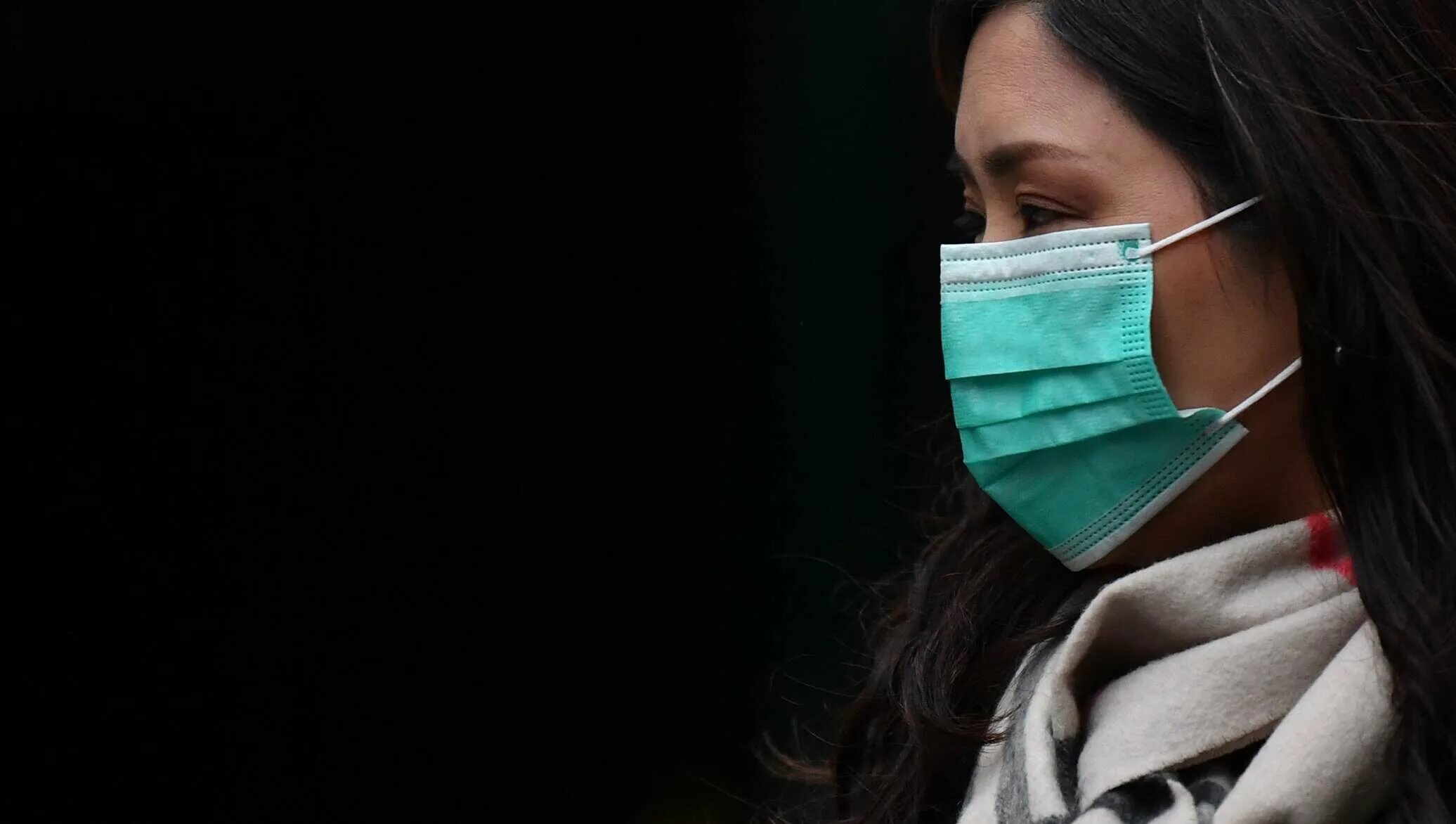 Девчонки в масках медицинские. Маска женская медицинская. Девушка в маске. Женщина медицинская маска. Красивая девушка в маске медицинской.