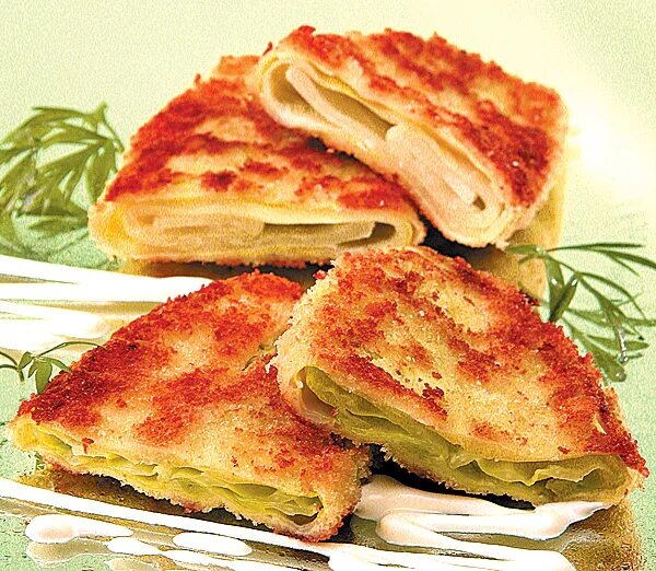 Шницель из капусты. Шницель с капусты белокочанной. Блюда из капусты белокочанной. Шницель из капусты в духовке. Блюда из молодой капусты.