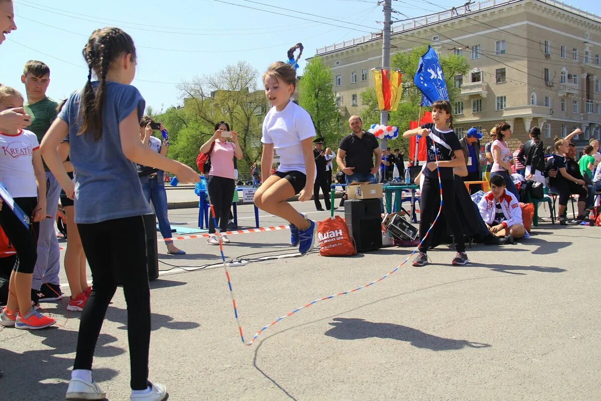 1 мая ростов на дону. Спортивное мероприятие в Ростове-на-Дону. Роуп скиппинг. Спортивная скакалка фестиваль. Роуп скиппинг соревнования.