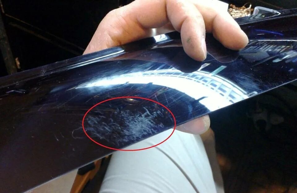 Убрать царапины с пластика глянцевого. Стекло в микроволновку. Полировка пластика салона автомобиля от царапин. Глянцевый пластик царапины. Глянцевый пластик царапины.