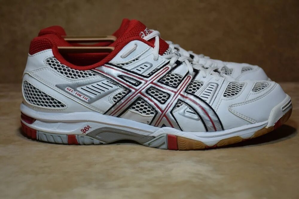 Gel tactic. Кроссовки асикс gel tactic. asics gel tactic b302n. asics gel tactic 7. asics gel tactic 2.