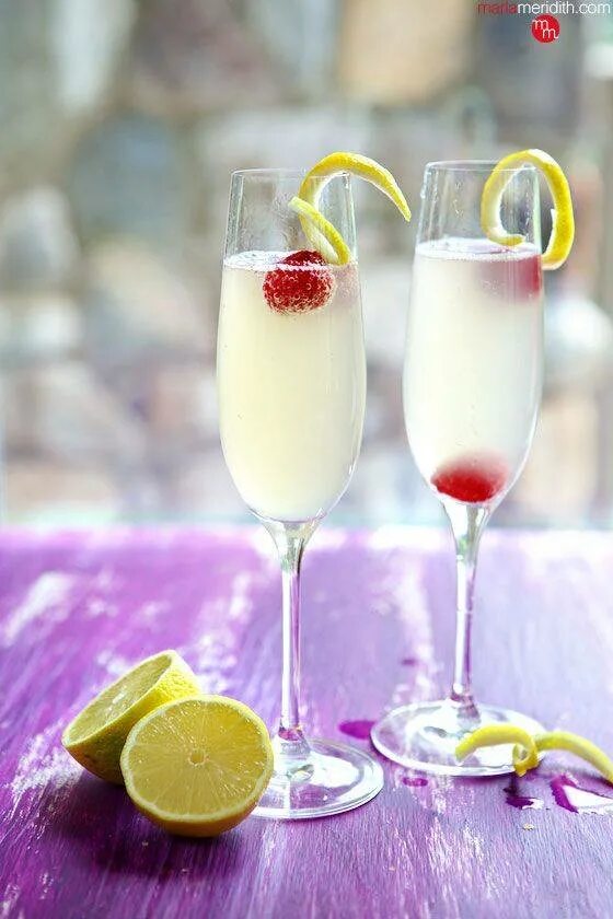Мартини пина колада. Коктейль френч. French 75 cocktail. Коктейль французский 75. French 75 коктейль.