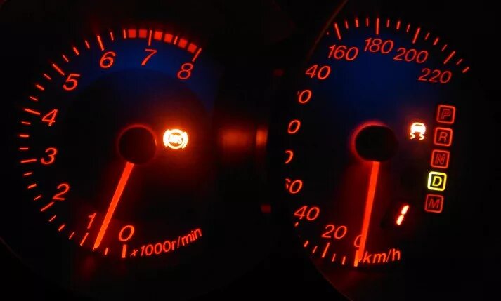 Мазда 3 горит лампочка. Лампочка загорелась. Лампочка омывайки. Мазда 3 горит лампочка. Мазда 3 бк горит значок омывателя.