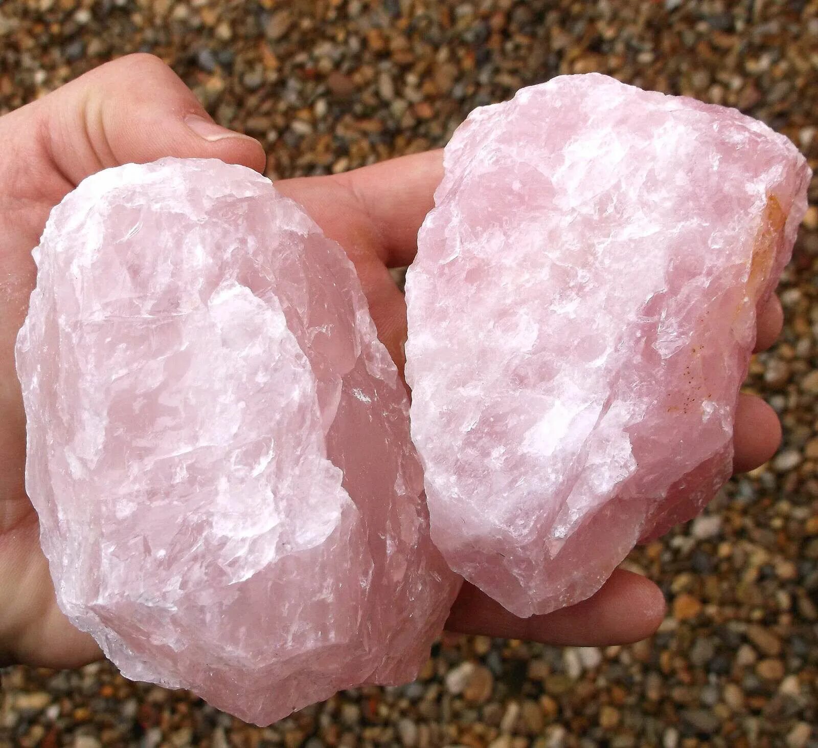 Розовый кварц для чего. Розовый кварц минерал. Самородок розового кварца. Розовый кварц аметист родонит. Кварц (розовый) (kvarz-22).