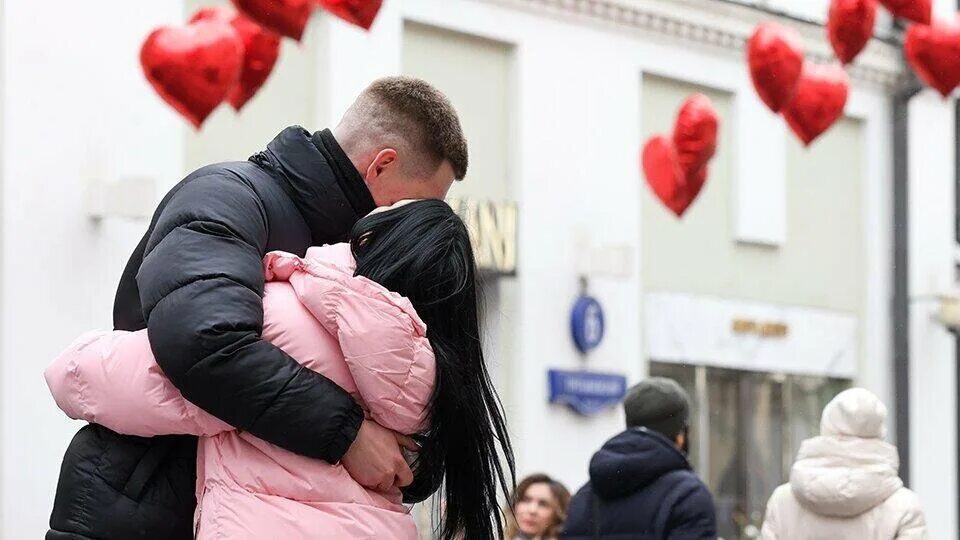 С днем влюбленных. С днем всех влюбленных. Празднование дня влюбленных. День влюбленных когда будет в 2024 году. С днем влюбленных.