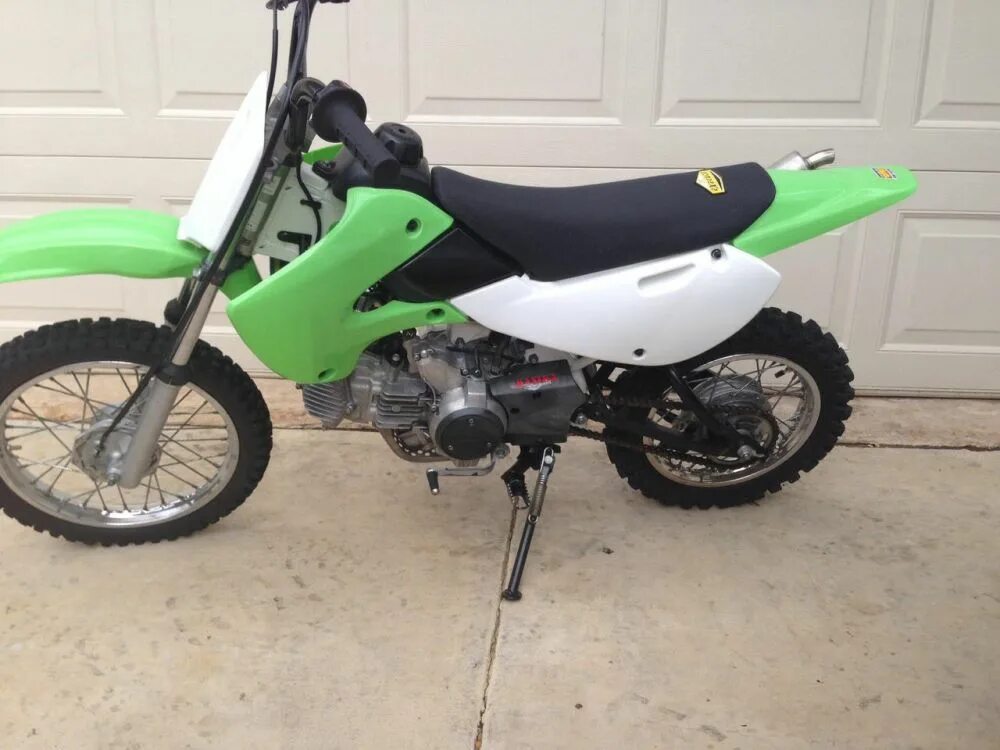 Kawasaki klx 110 расцветка. Кавасаки клх 110. Klx 110. Kawasaki klx 110 расцветка. Кавасаки 110.
