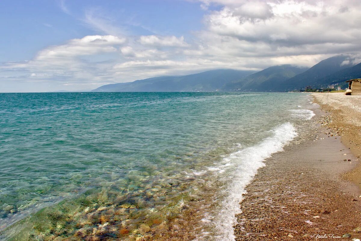 Гагра море. Гагры Абхазия. Пляж Гагра Абхазия. Тихая гавань Абхазия Алахадзы.