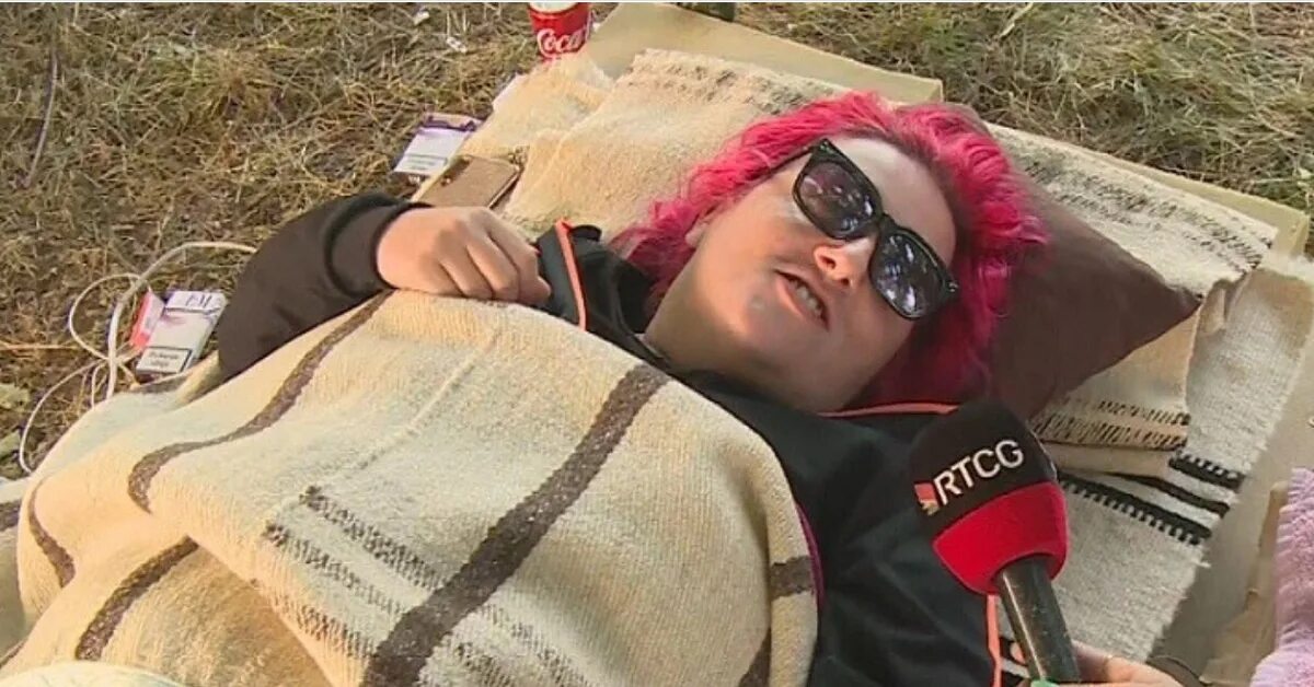 Владус владус и леня. Владус мармеладус и леня майнкрафт. Владус закулисье. Владус мармеладус и леня. Женщина на диване с пивом.