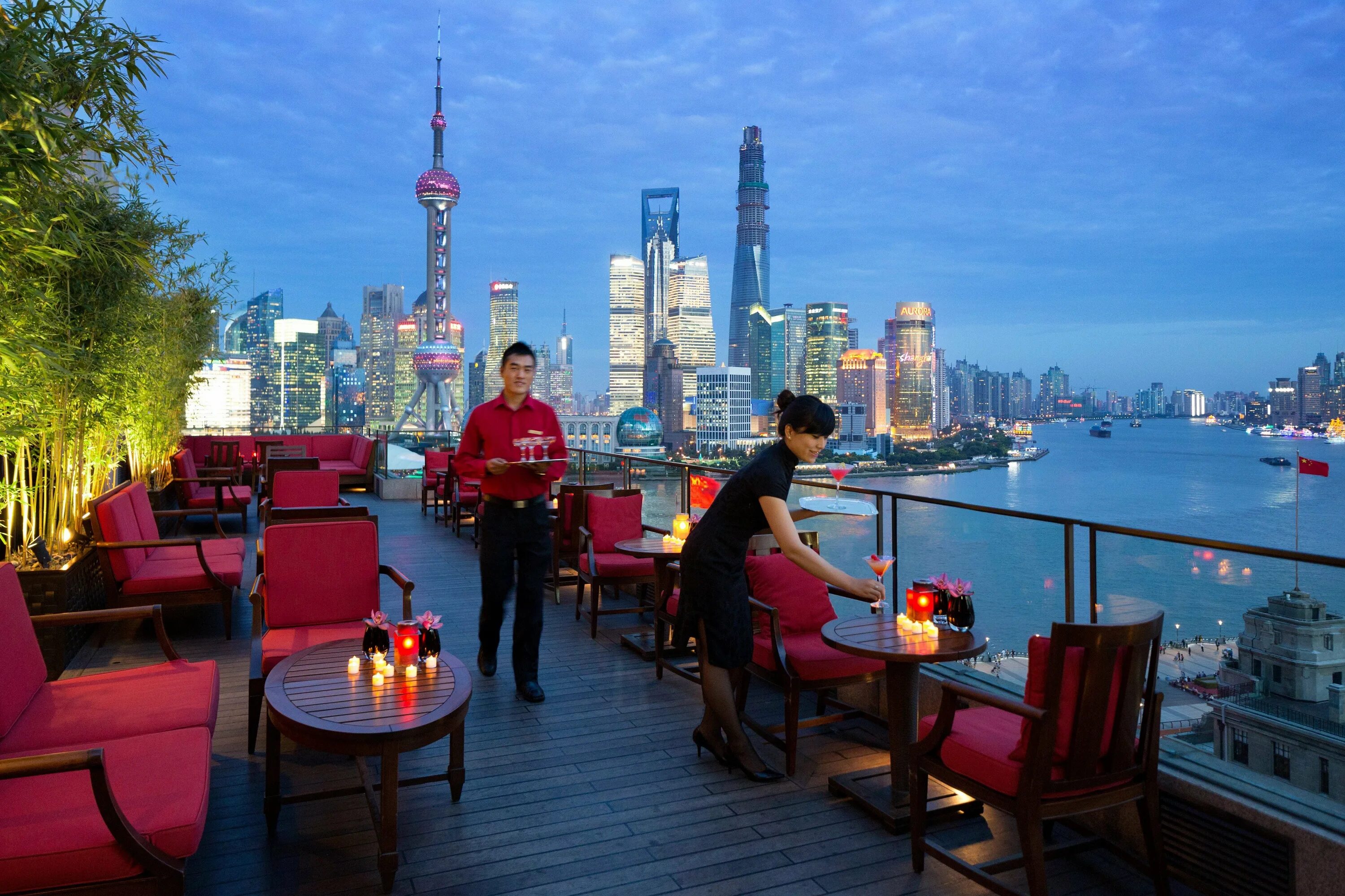 Бары в шанхае. Шанхай ресторан на башне. пенинсула шанхай. hotel shanghai в шанхае. the peninsula shanghai 5*.