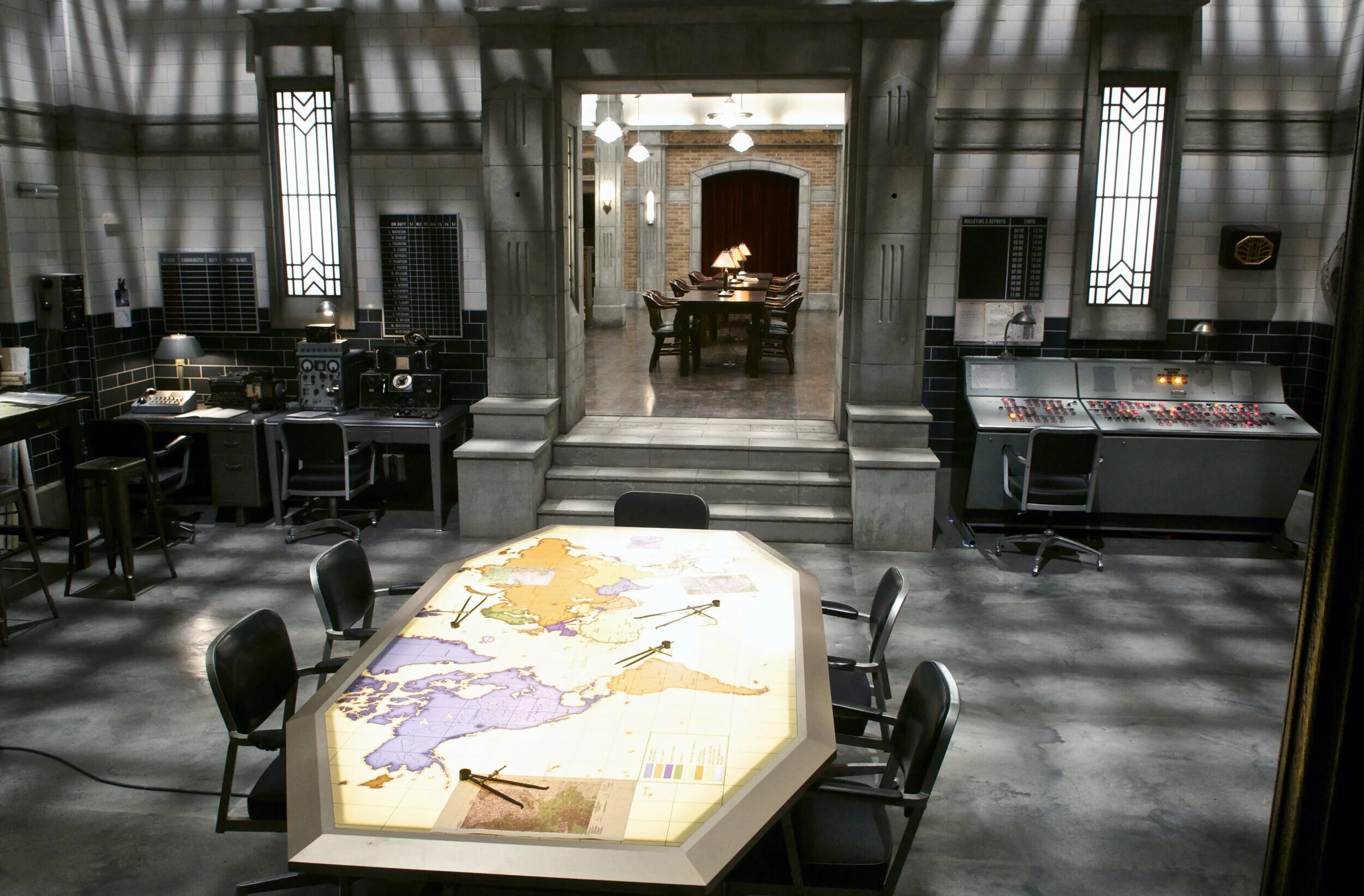 Кухня в бункере сверхъестественное. Лебанон канзас бункер. Сверхъестественное библиотека в бункере. Сверхъестественное бункер хранителей. Бункер просвещенных сверхъестественное планировка.