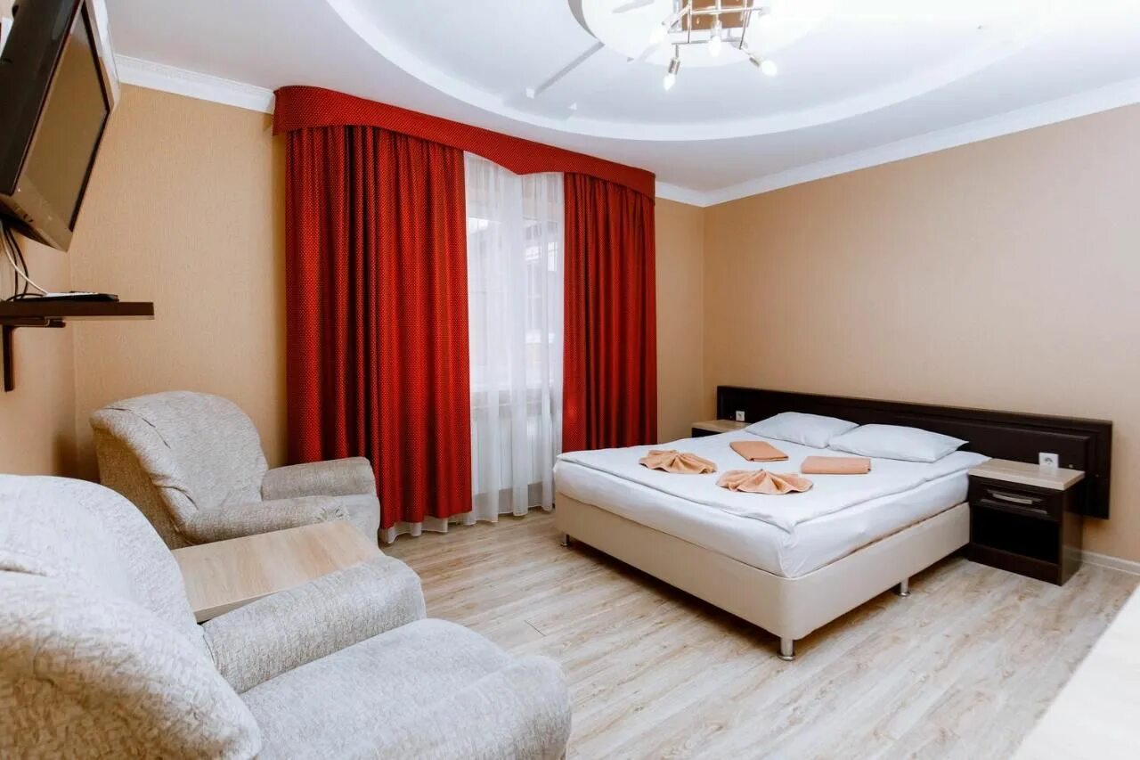 Номер люкс марриотт краснодар. Гостиница аэропорт краснодар пашковский. Гостиница в районе аэропорта краснодар. Пашковский аэропорт кафе. Отели возле аэропорта краснодара.