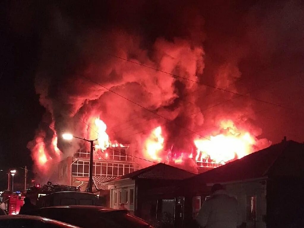 Какого числа был пожар. Пожар. пожар в миассе. пожар в миассе вчера.