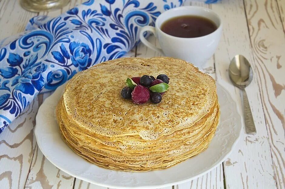 Блинчики работа. Блинчики. вкусные блины. тонкие на минералке блинчики. постные тонкие блинчики.