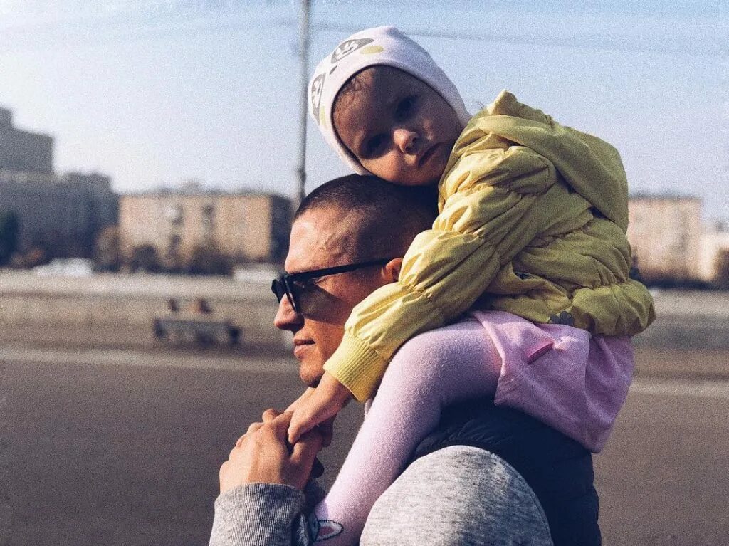 мирослава карпович и прилучный. павел прилучный и зепюр брутян. павел прилучный с детьми 2022. агата муцениеце с дочкой. прилучный подруга дочери.