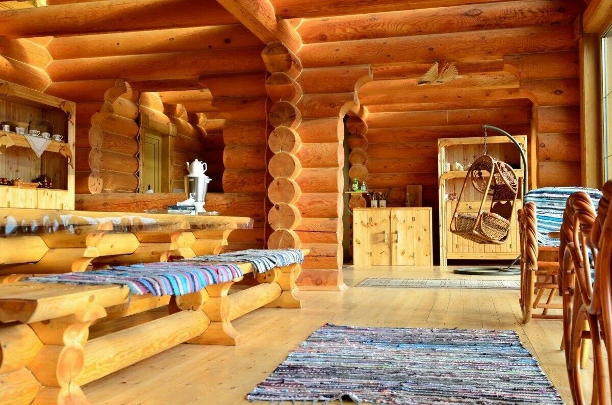 Бревенчатая баня. Отделка бани из сруба. Баня из кругляка. Интерьер бани из бревна. Бревенчатая баня 5х4.