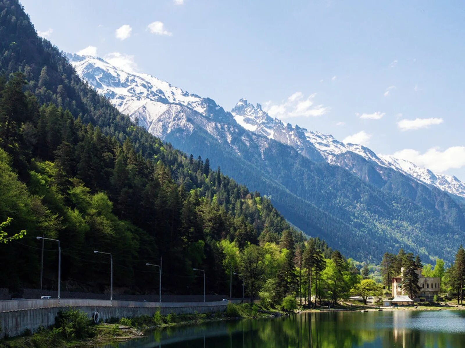 Бадукские озера теберда. Озеро кара кель домбай. Куда сходить в теберде. Куда сходить в теберде. Озеро каракель в теберде.