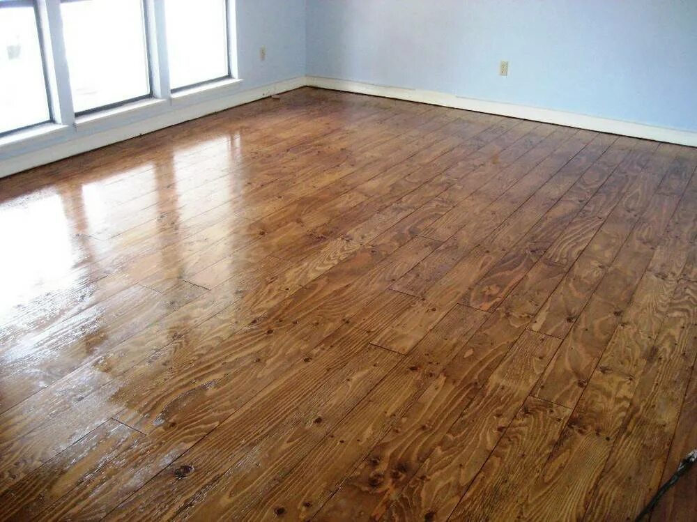 Чистовой пол из фанеры. Полы из дерева в доме. Чистовой деревянный пол. Чистовой пол в деревянном доме варианты. Фанера на пол.