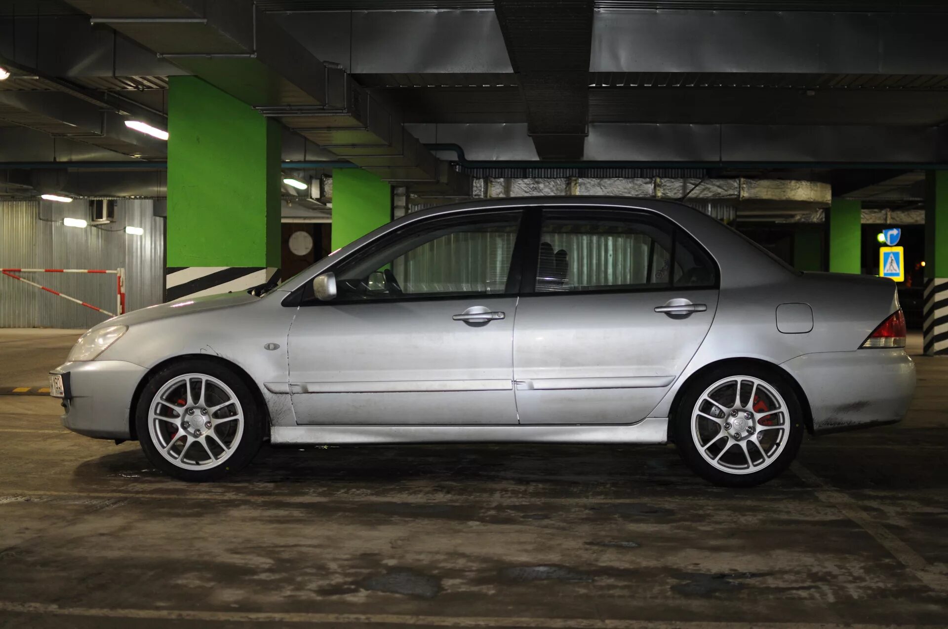 Mitsubishi Lancer 9 2.0 r17. Mitsubishi Lancer 9 колеса r17. Lancer 9 r17. Митсубиси Лансер 9 на дисках r15.